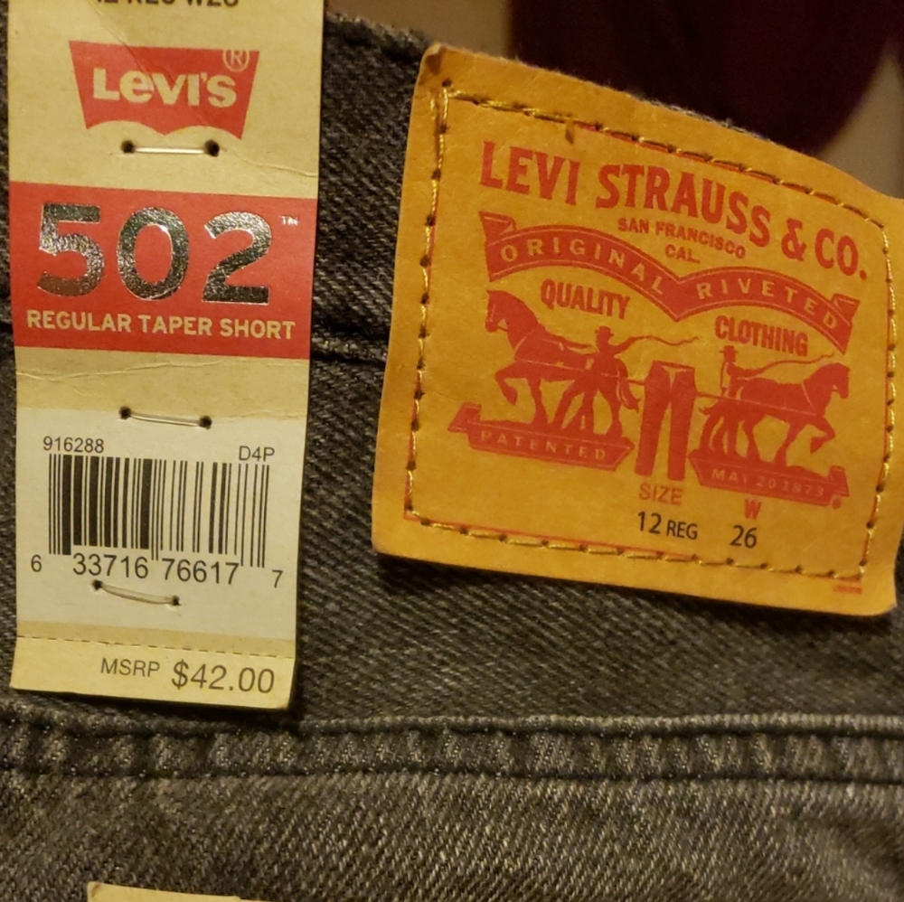 Levi jean shorts - Picture 3 of 3